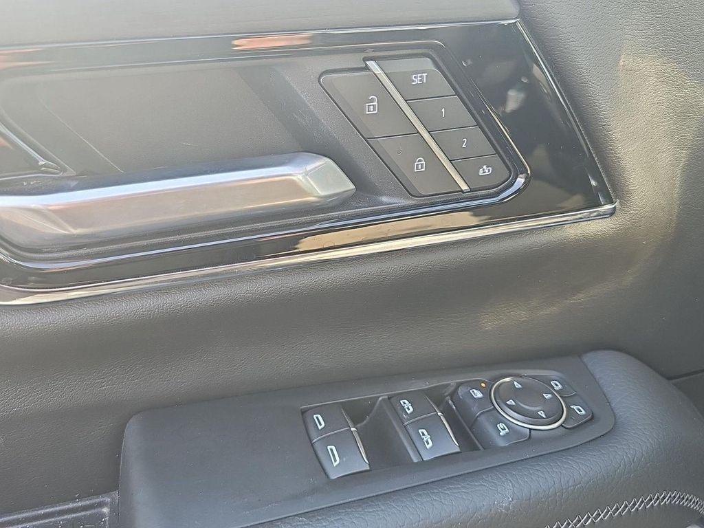 used 2025 GMC Yukon car, priced at $68,000