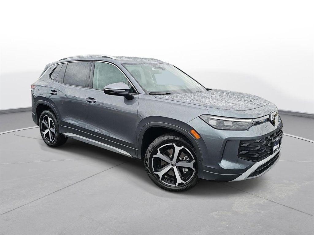 used 2025 Volkswagen Tiguan car, priced at $29,500