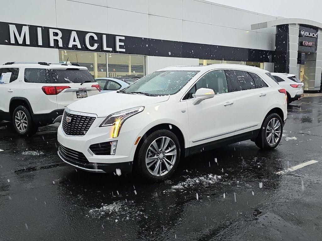 used 2025 Cadillac XT5 car, priced at $45,990