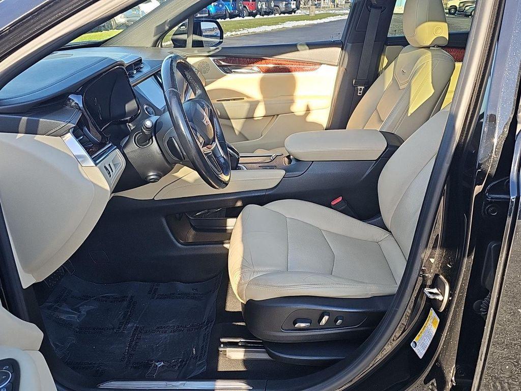 used 2018 Cadillac XT5 car, priced at $16,990