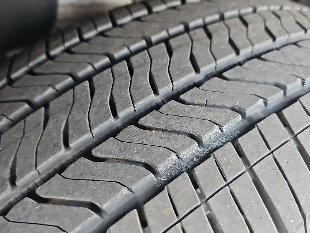 used 2025 GMC Acadia car, priced at $32,990