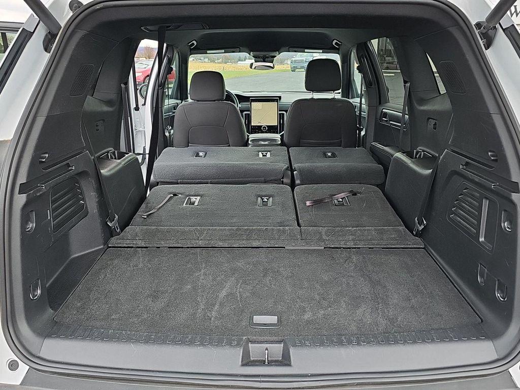 2025 Summit White GMC Acadia