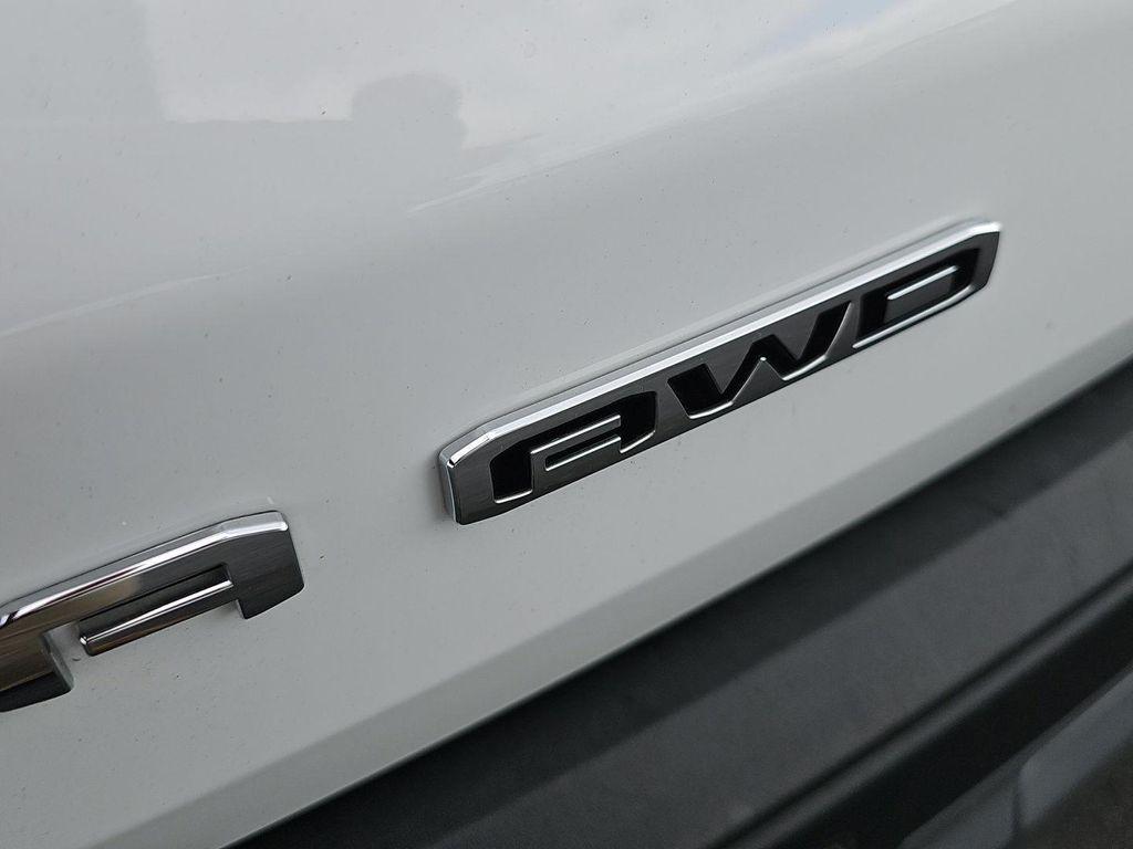 2025 Summit White GMC Acadia