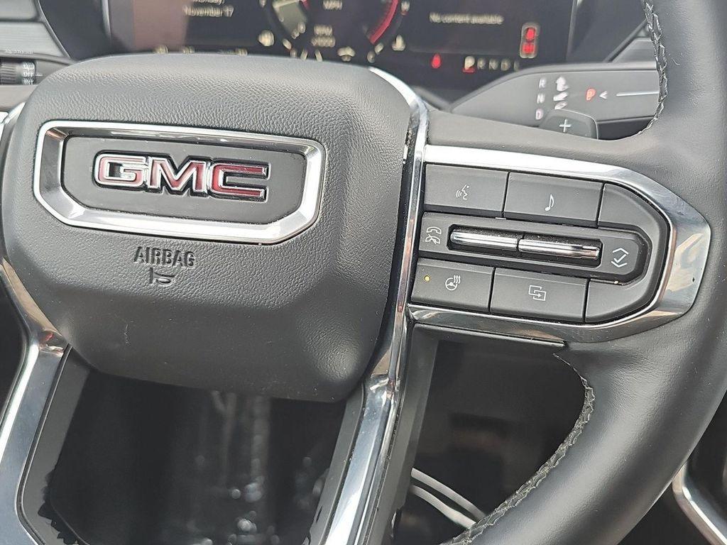 2025 Summit White GMC Acadia