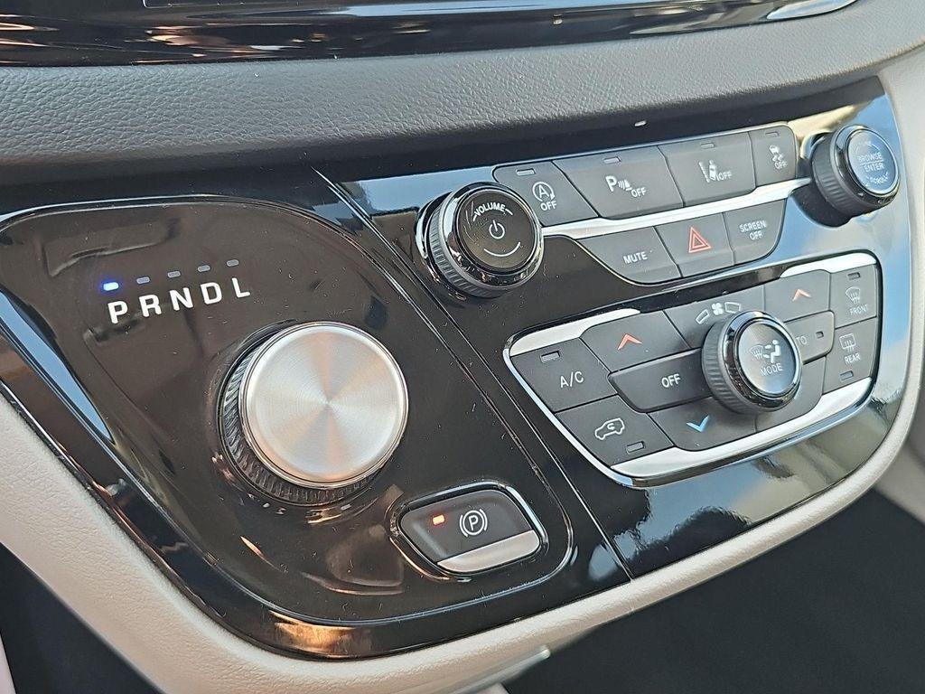 used 2023 Chrysler Pacifica car, priced at $24,000