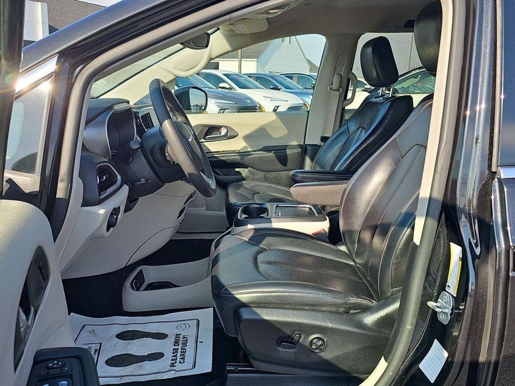 used 2023 Chrysler Pacifica car, priced at $24,000