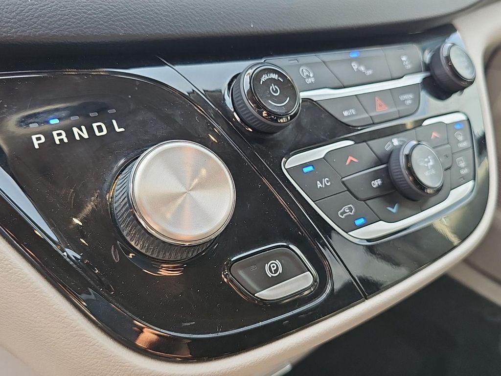 used 2020 Chrysler Pacifica car, priced at $21,500