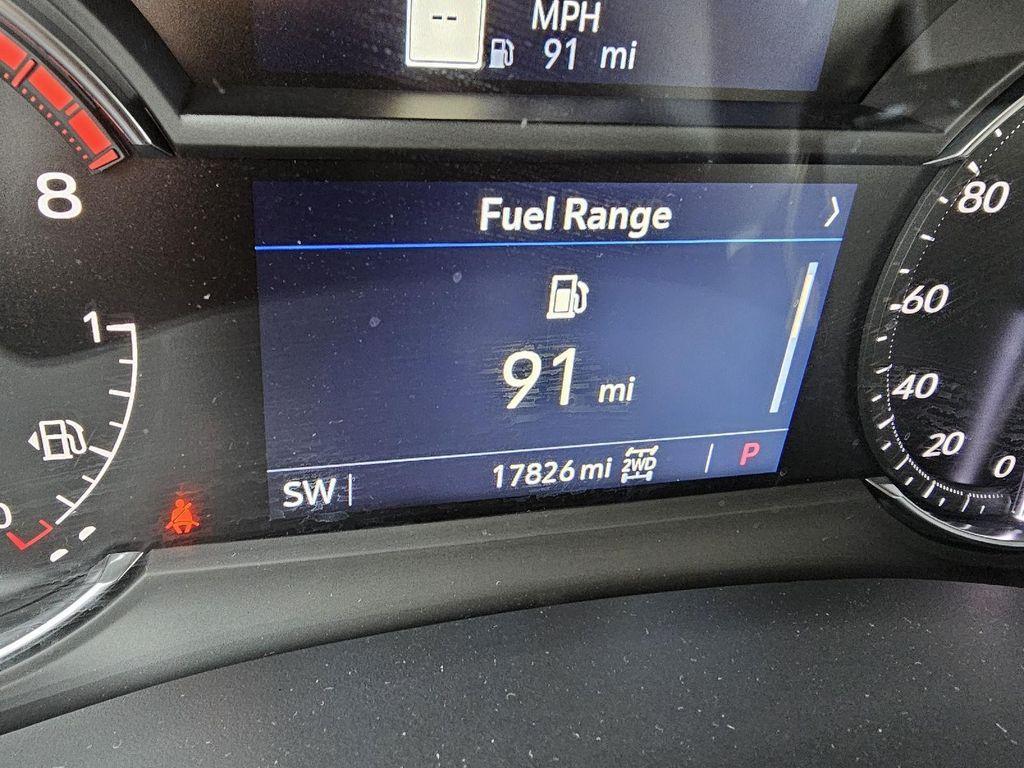 used 2025 Cadillac XT5 car, priced at $41,990