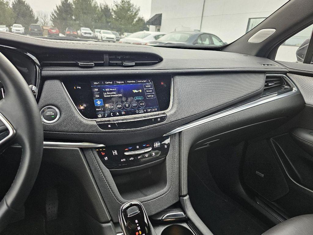 used 2025 Cadillac XT5 car, priced at $41,990