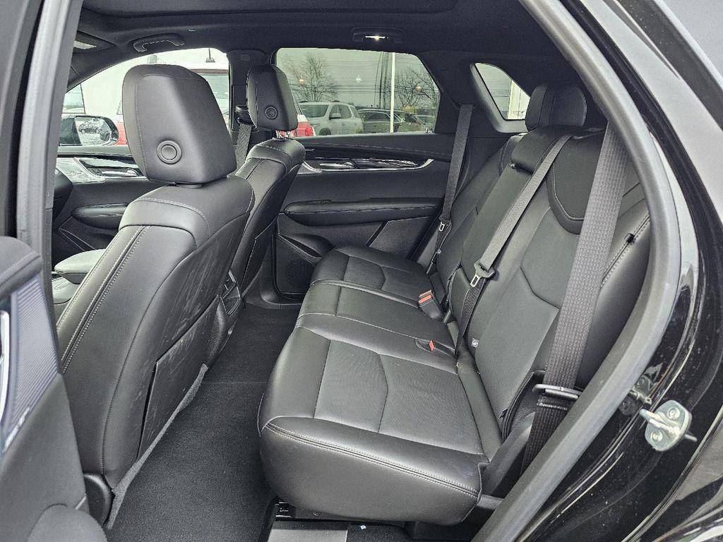 used 2025 Cadillac XT5 car, priced at $41,990