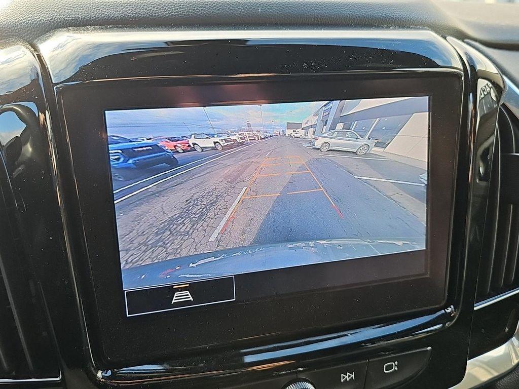 used 2023 Chevrolet Traverse car, priced at $29,590