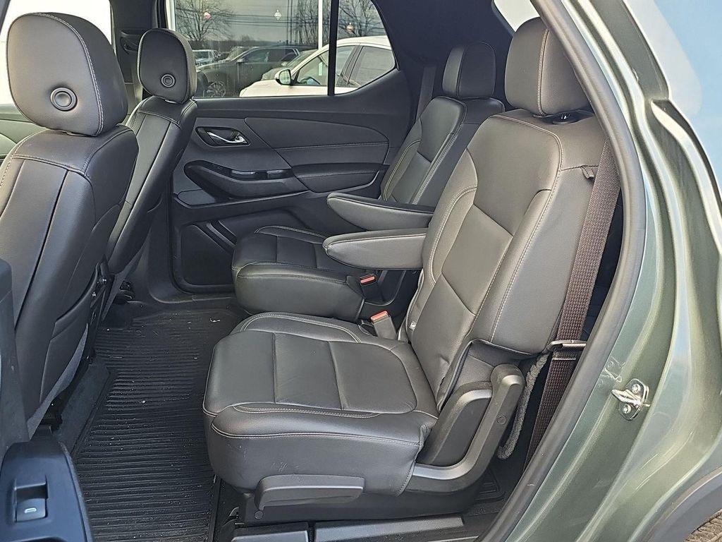 used 2023 Chevrolet Traverse car, priced at $29,590