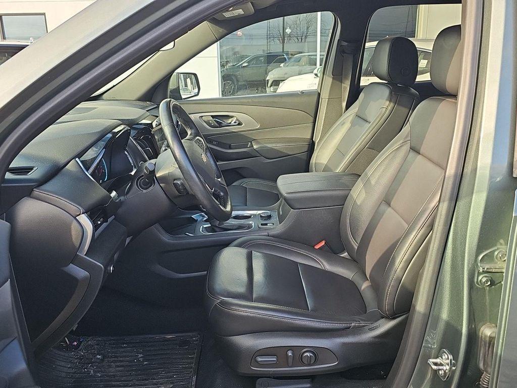 used 2023 Chevrolet Traverse car, priced at $29,990