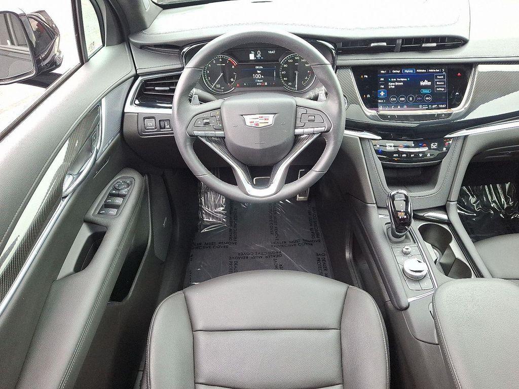 used 2024 Cadillac XT6 car, priced at $46,990