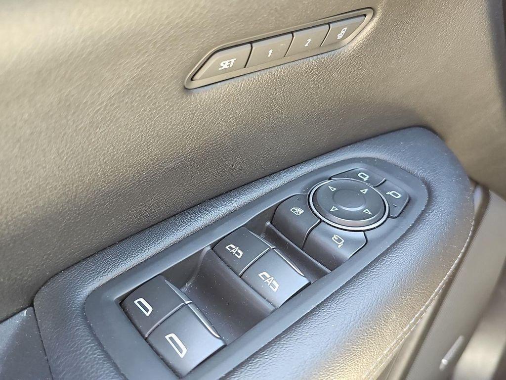 used 2024 Cadillac XT5 car, priced at $35,570