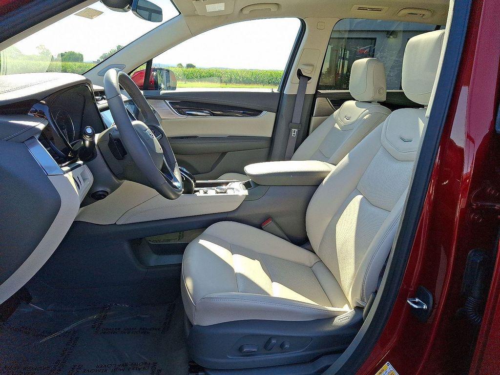 used 2024 Cadillac XT6 car, priced at $44,990