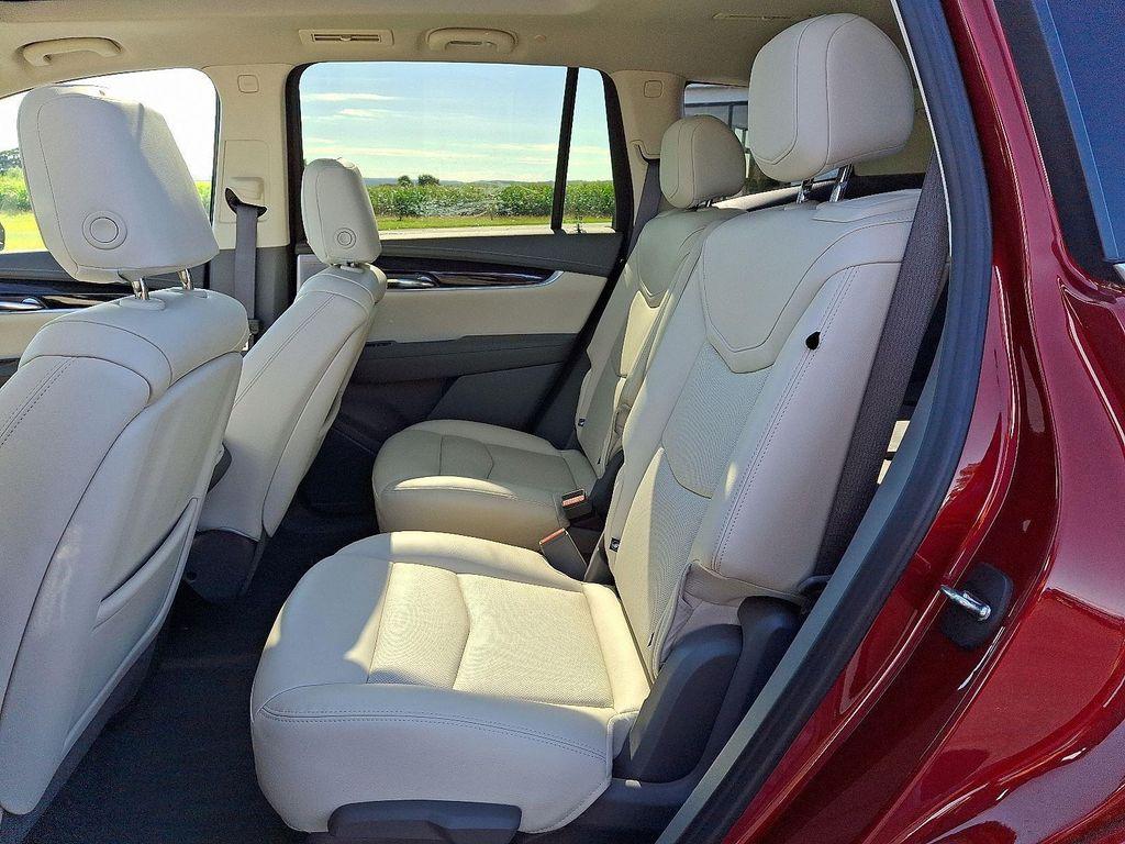 used 2024 Cadillac XT6 car, priced at $44,990