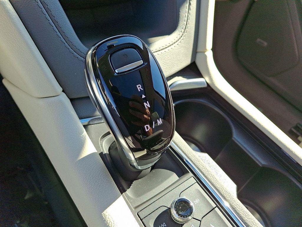 used 2024 Cadillac XT6 car, priced at $44,990