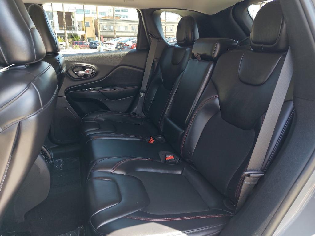 used 2019 Jeep Cherokee car, priced at $13,490