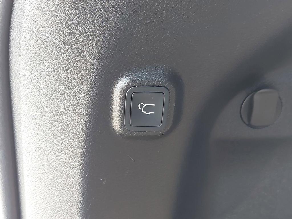 used 2019 Jeep Cherokee car, priced at $12,990