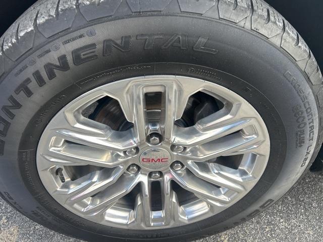 used 2022 GMC Yukon car, priced at $52,900