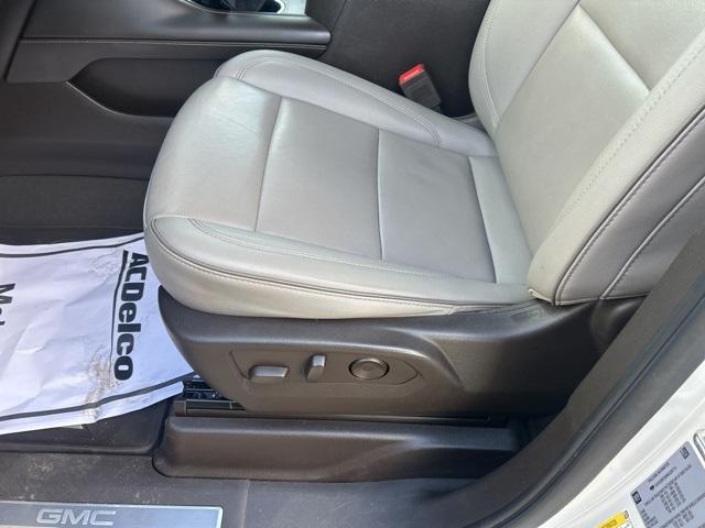 used 2022 GMC Yukon car, priced at $52,900