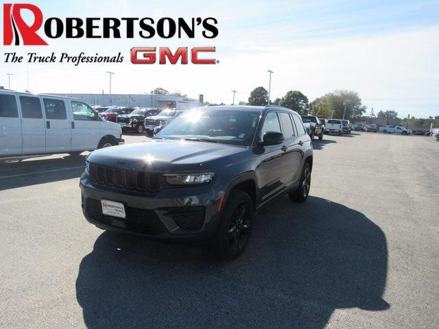 used 2024 Jeep Grand Cherokee car, priced at $33,699