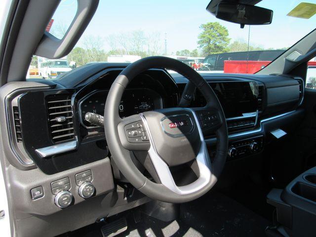 new 2026 GMC Sierra 1500 car, priced at $47,944