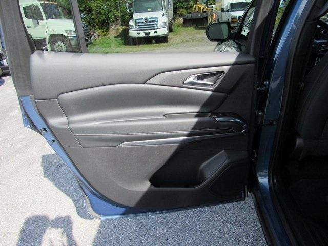 used 2025 Chevrolet Traverse car, priced at $35,900