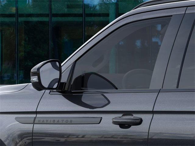 new 2025 Lincoln Navigator car, priced at $102,926