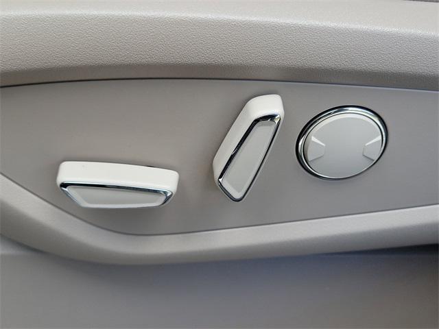 used 2023 Lincoln Nautilus car, priced at $29,990