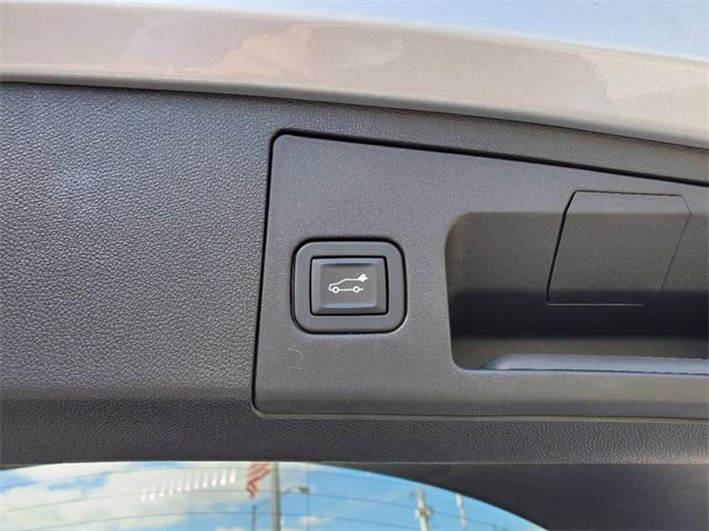 used 2019 Cadillac XT4 car, priced at $21,590