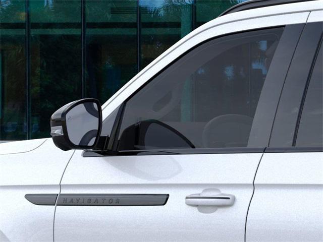 new 2025 Lincoln Navigator car, priced at $99,182