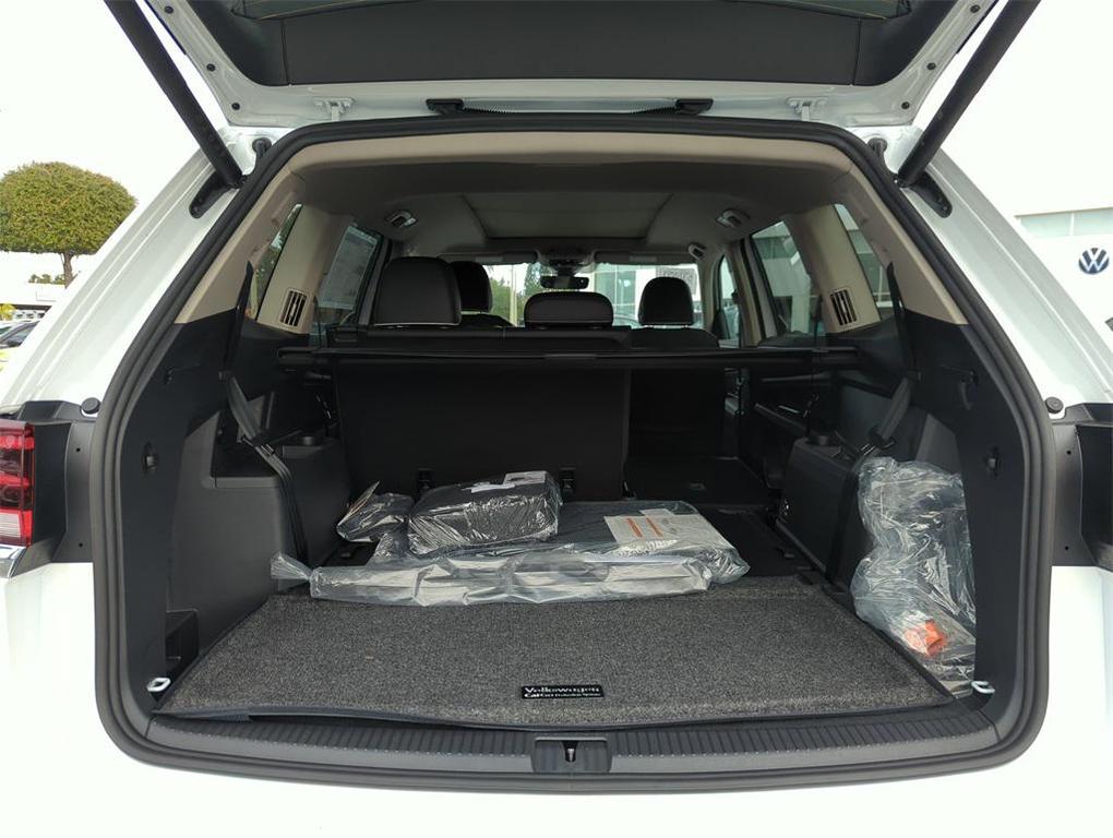 new 2026 Volkswagen Atlas car, priced at $52,433