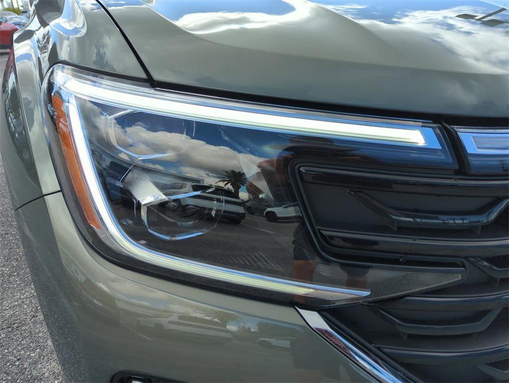 new 2026 Volkswagen Atlas Cross Sport car, priced at $51,373