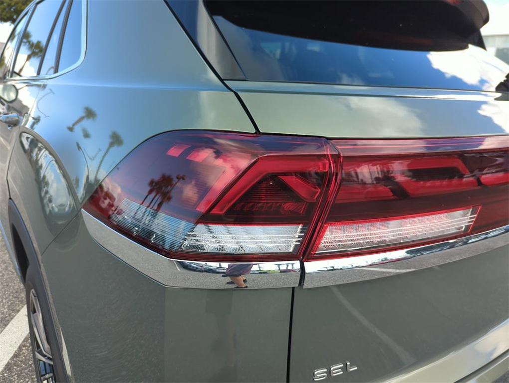 new 2026 Volkswagen Atlas Cross Sport car, priced at $51,373