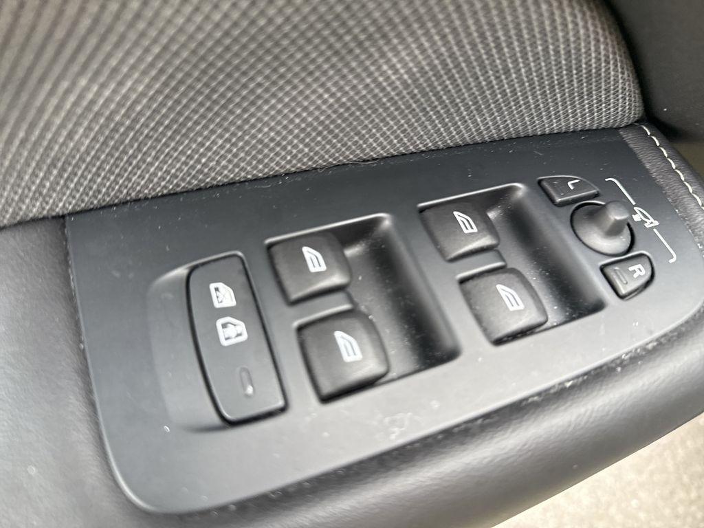 used 2021 Volvo XC60 car, priced at $23,848