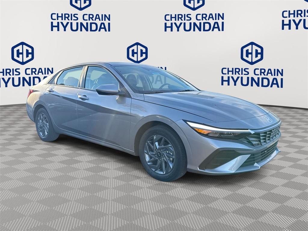 new 2026 Hyundai ELANTRA HEV car