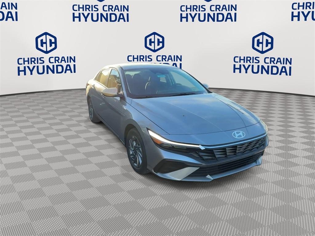new 2026 Hyundai ELANTRA HEV car