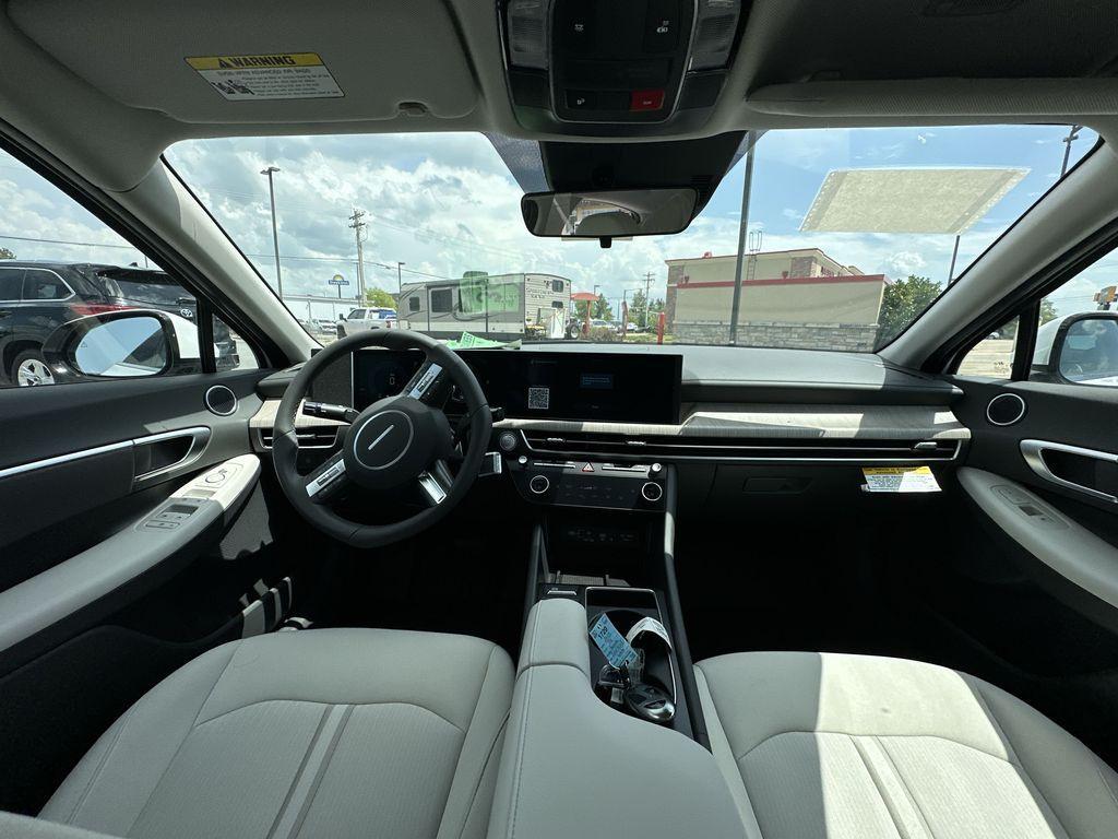 new 2025 Hyundai Sonata Hybrid car, priced at $31,065