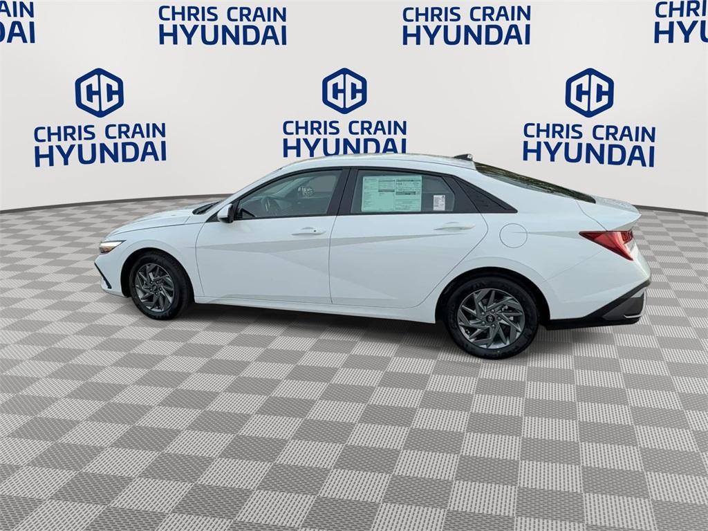 new 2026 Hyundai ELANTRA HEV car