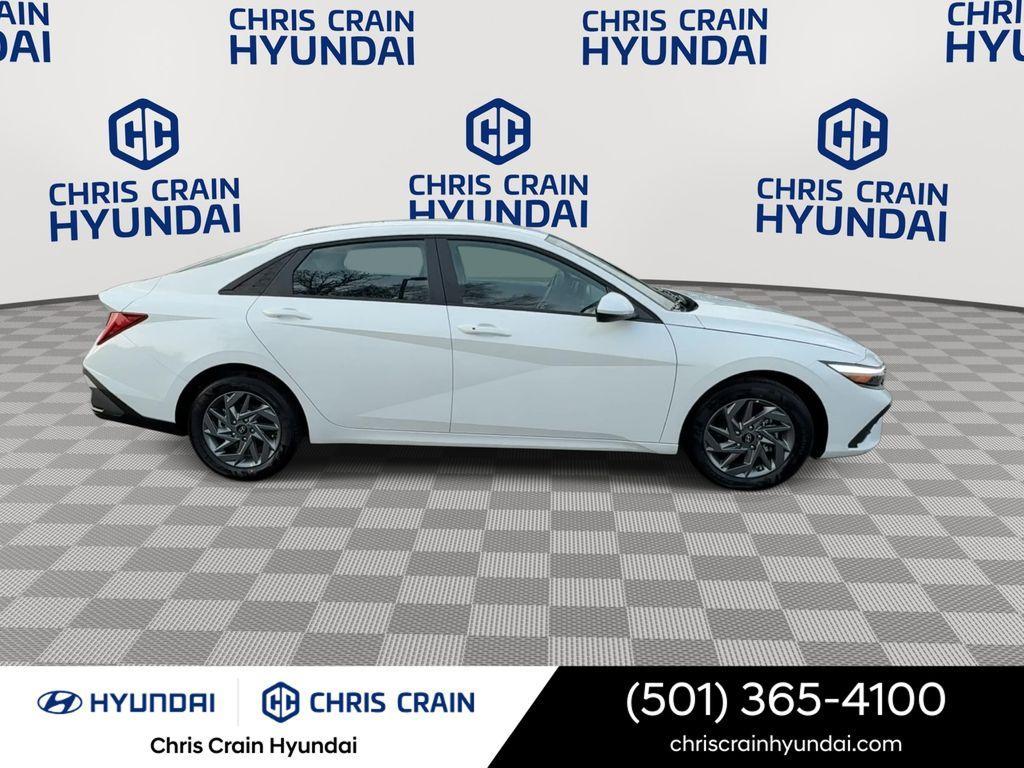 new 2026 Hyundai ELANTRA HEV car