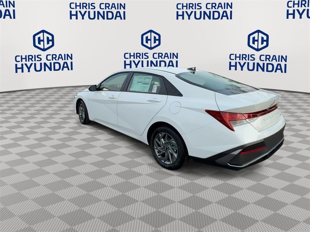new 2026 Hyundai ELANTRA HEV car