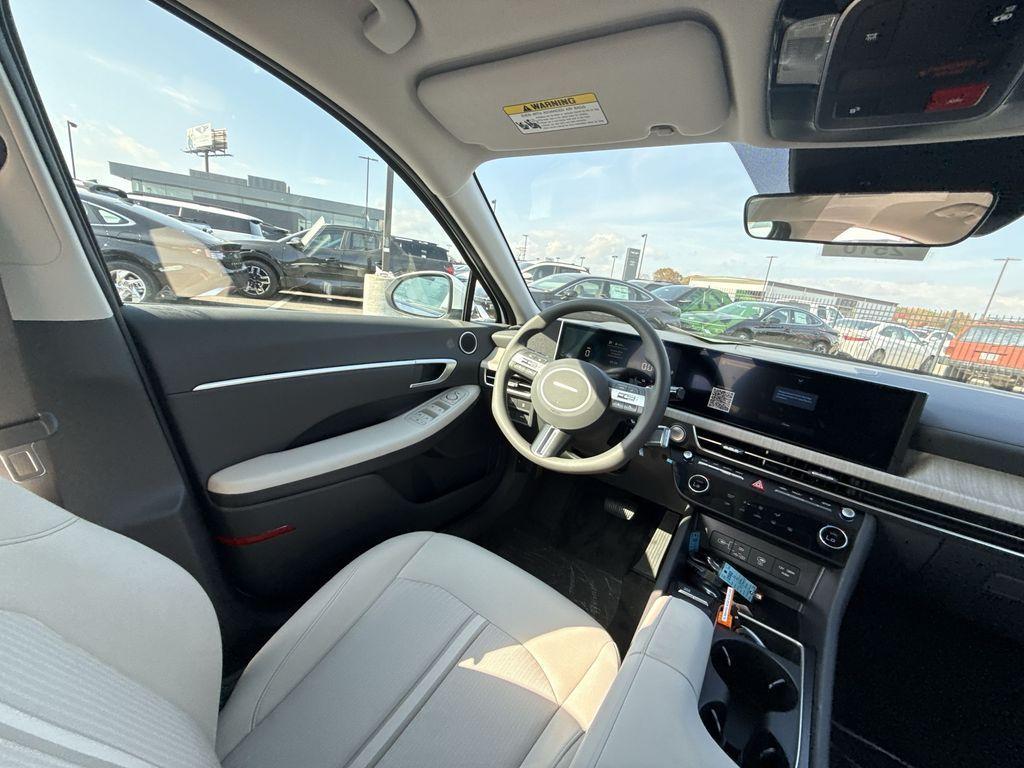 new 2026 Hyundai Sonata Hybrid car