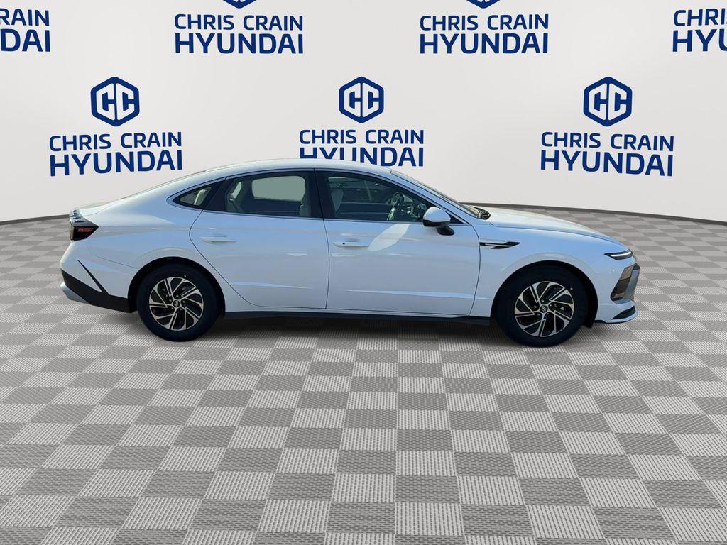 new 2026 Hyundai Sonata Hybrid car