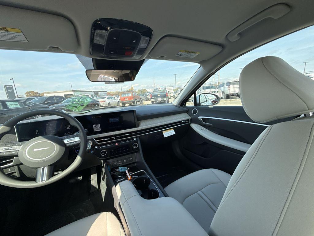 new 2026 Hyundai Sonata Hybrid car