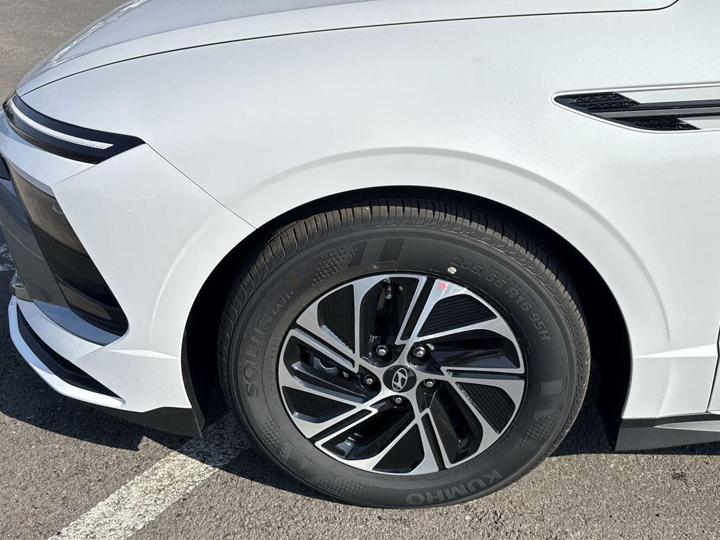 new 2026 Hyundai Sonata Hybrid car