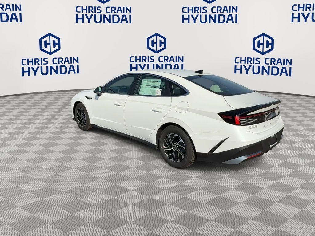 new 2026 Hyundai Sonata Hybrid car