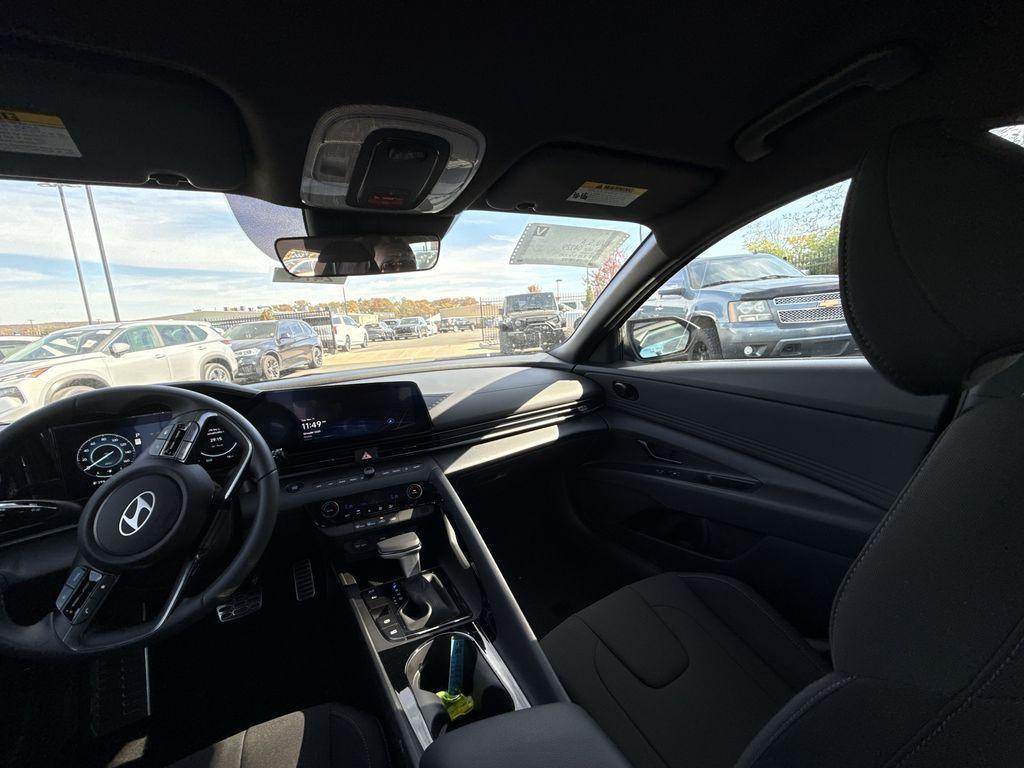 new 2026 Hyundai ELANTRA HEV car