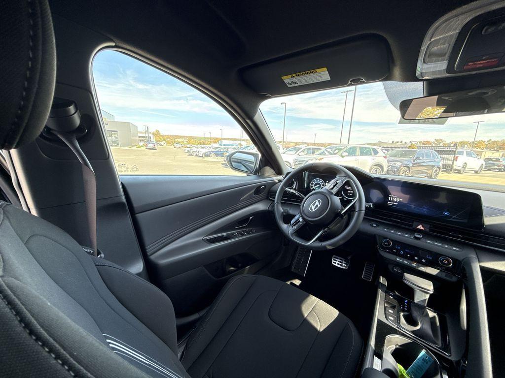 new 2026 Hyundai ELANTRA HEV car